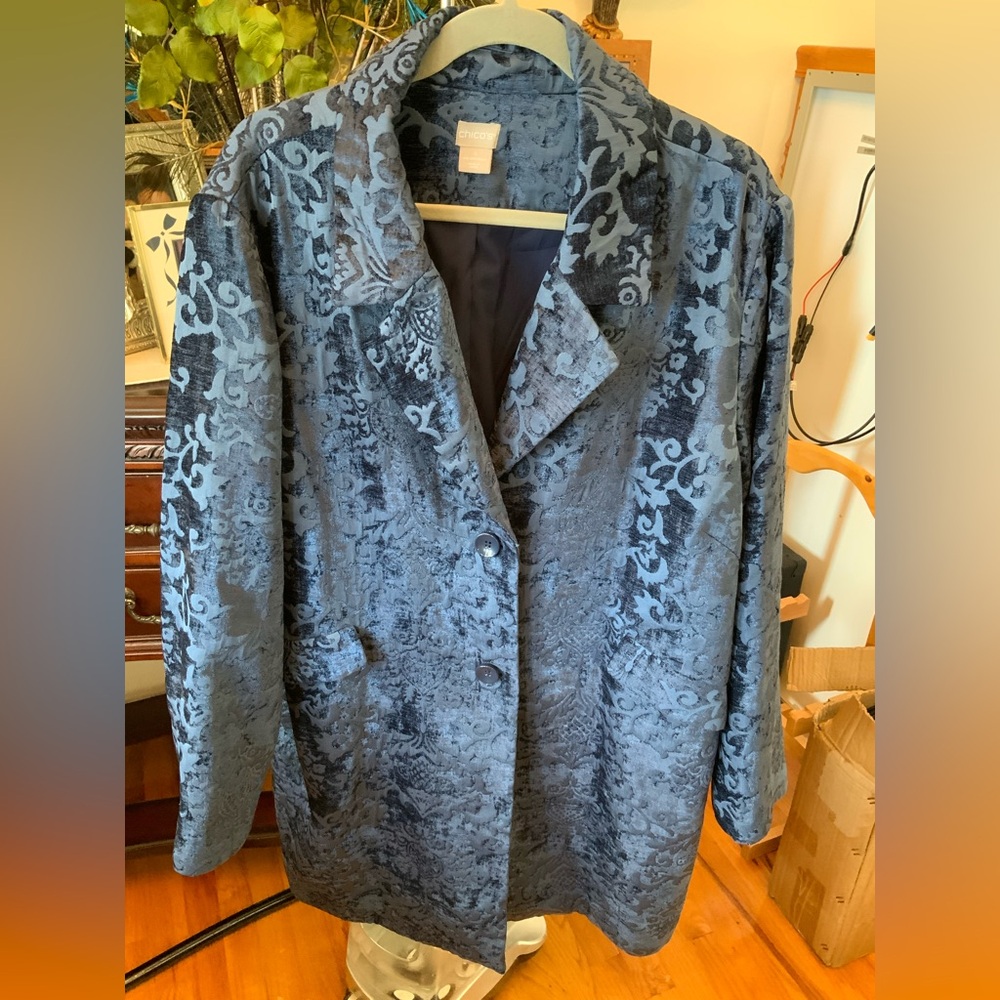 Royal Blue tapestry weight, 2 Button, lined coat, lhits mid thigh to knee, 16